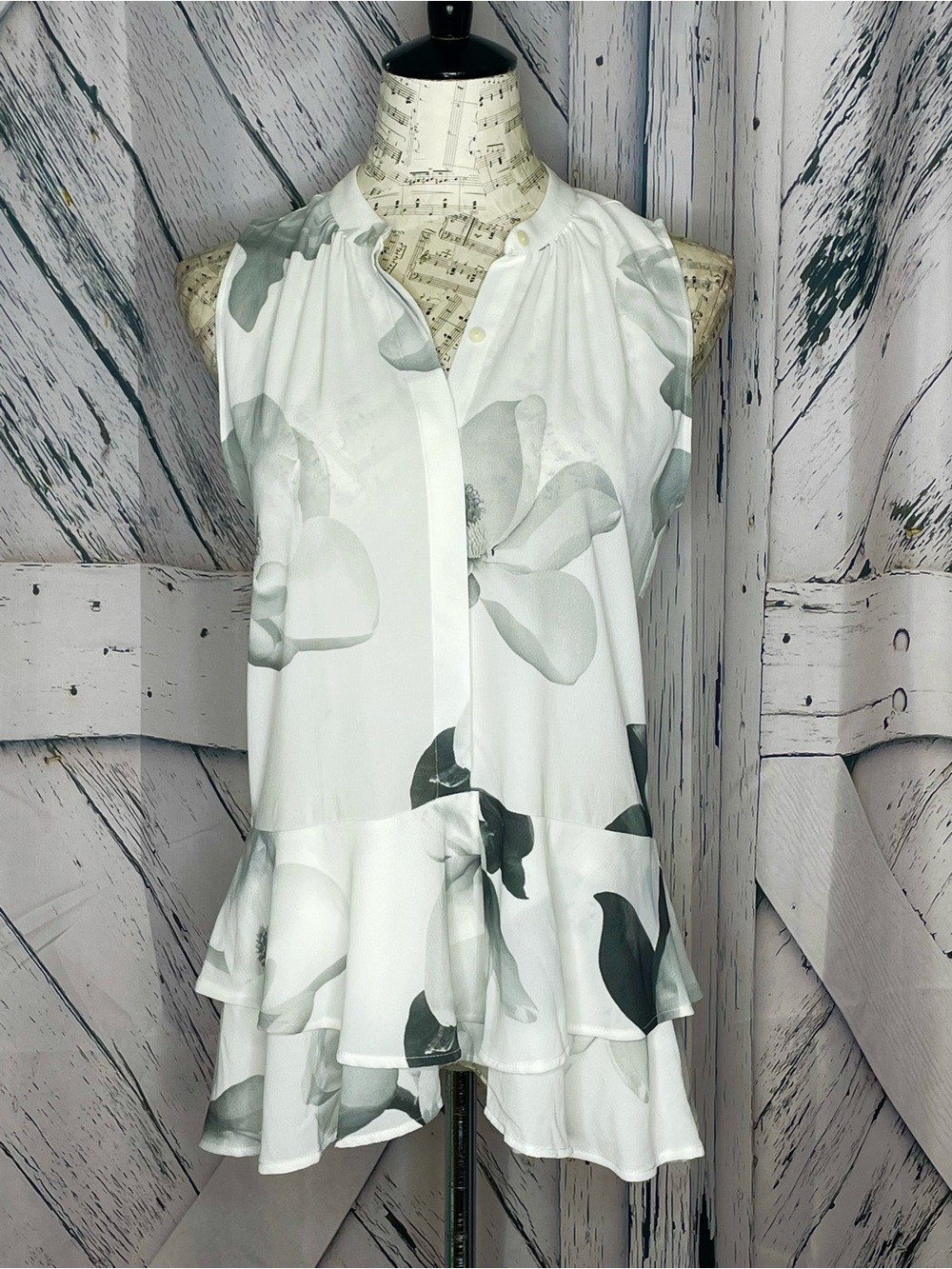 Highline Collective Sleeveless White Floral Ruffle Hem Peplum Top S